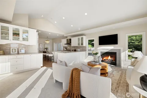 $3,580,000 | 8144 West Mercer Way, Mercer Island, WA 98040