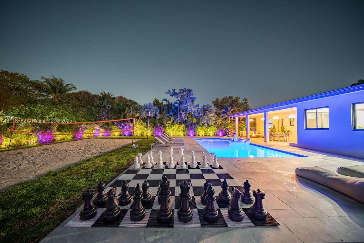 a view of outdoor space