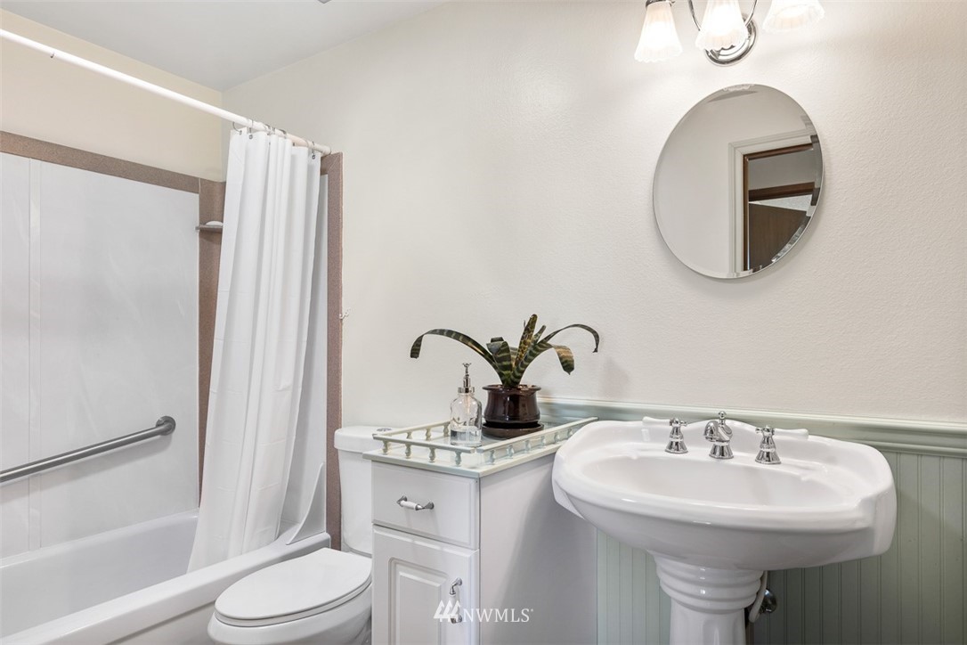 12915 Southeast 186th Street Renton, WA 98058 - Photo 16 of 40 Gallery Image 16