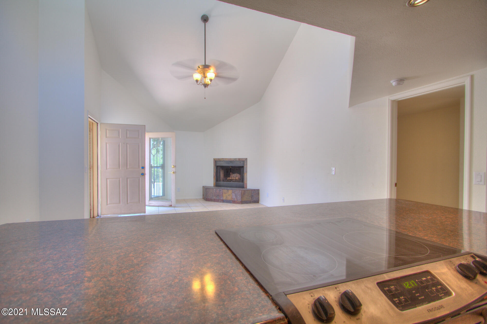 1200 East River Road, Unit D52 Tucson, AZ 85718 - Photo 6 of 15