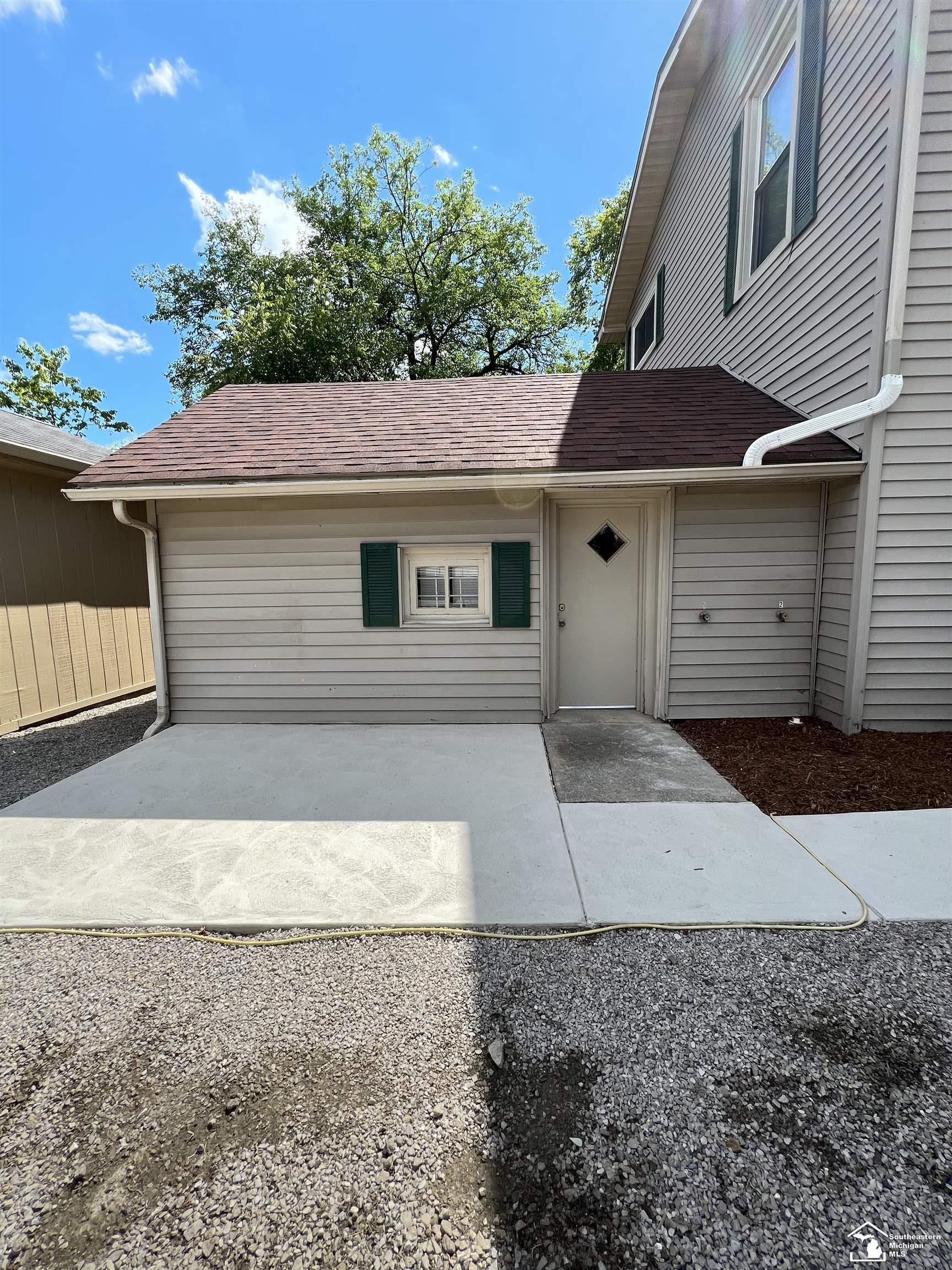 2025 Strasburg Road Monroe, MI 48161 - Photo 5 of 46 50086356-4.JPG