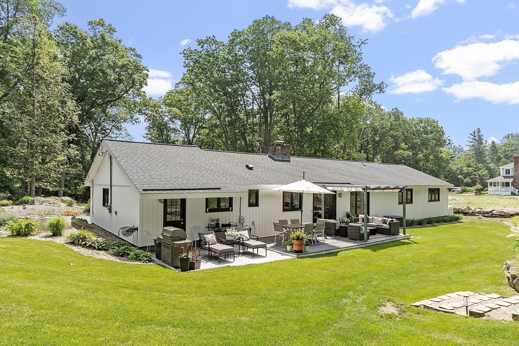 47 Jenkins Road Andover, MA 01810 - Photo 2 of 39 Gallery Image 2