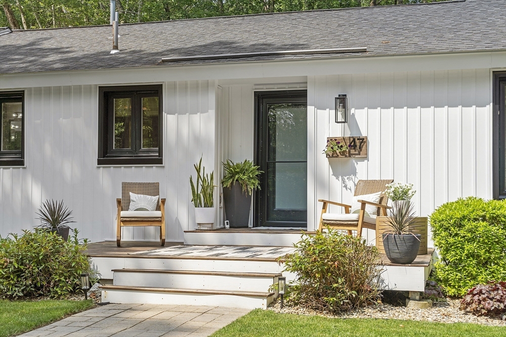 47 Jenkins Road Andover, MA 01810 - Photo 3 of 39 Gallery Image 3