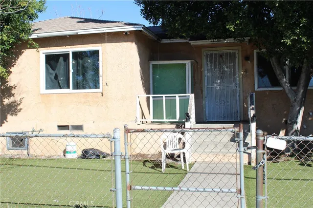 $1,500 | 11500 Glenoaks Boulevard, Pacoima, CA 91331