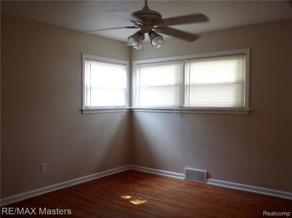 15044 Champaign Road Allen Park, MI 48101 - Photo 13 of 26 MASTER BEDROOM