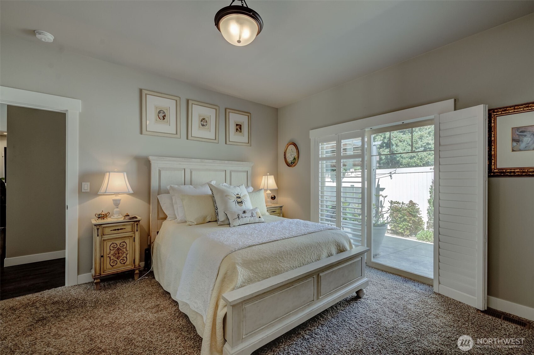 227 Pershing Circle Wenatchee, WA 98801 - Photo 17 of 38 a bedroom with a bed and window