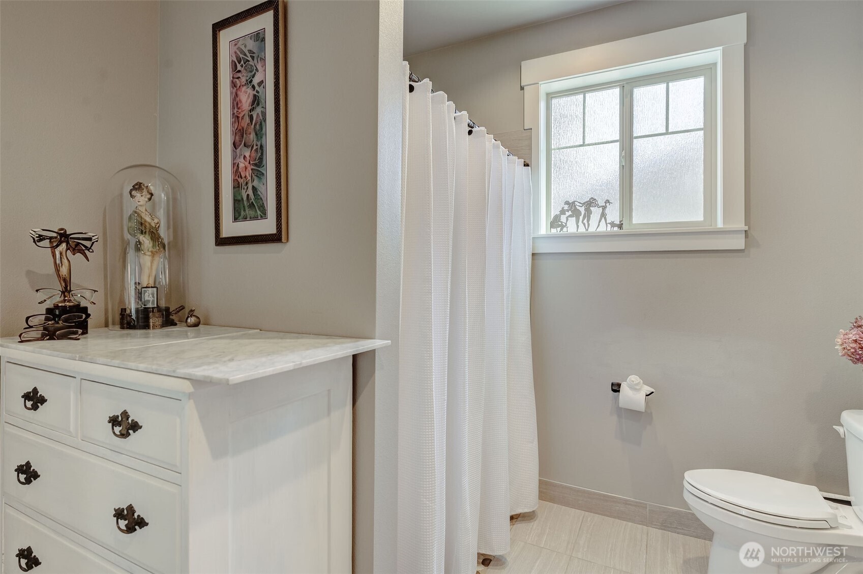 227 Pershing Circle Wenatchee, WA 98801 - Photo 21 of 38 a bathroom with a sink and a toilet