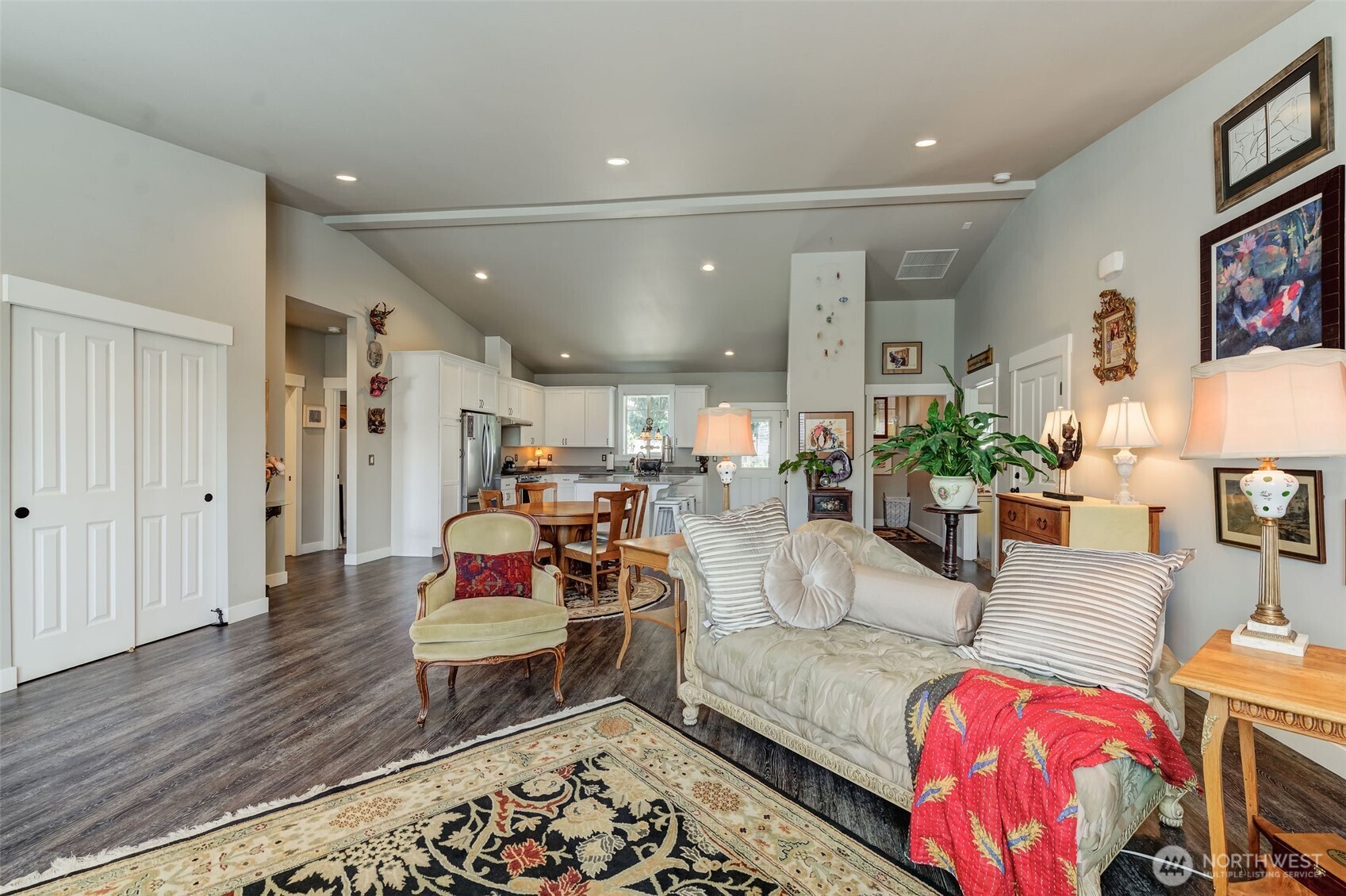 227 Pershing Circle Wenatchee, WA 98801 - Photo 31 of 38 a living room with furniture and wooden floor