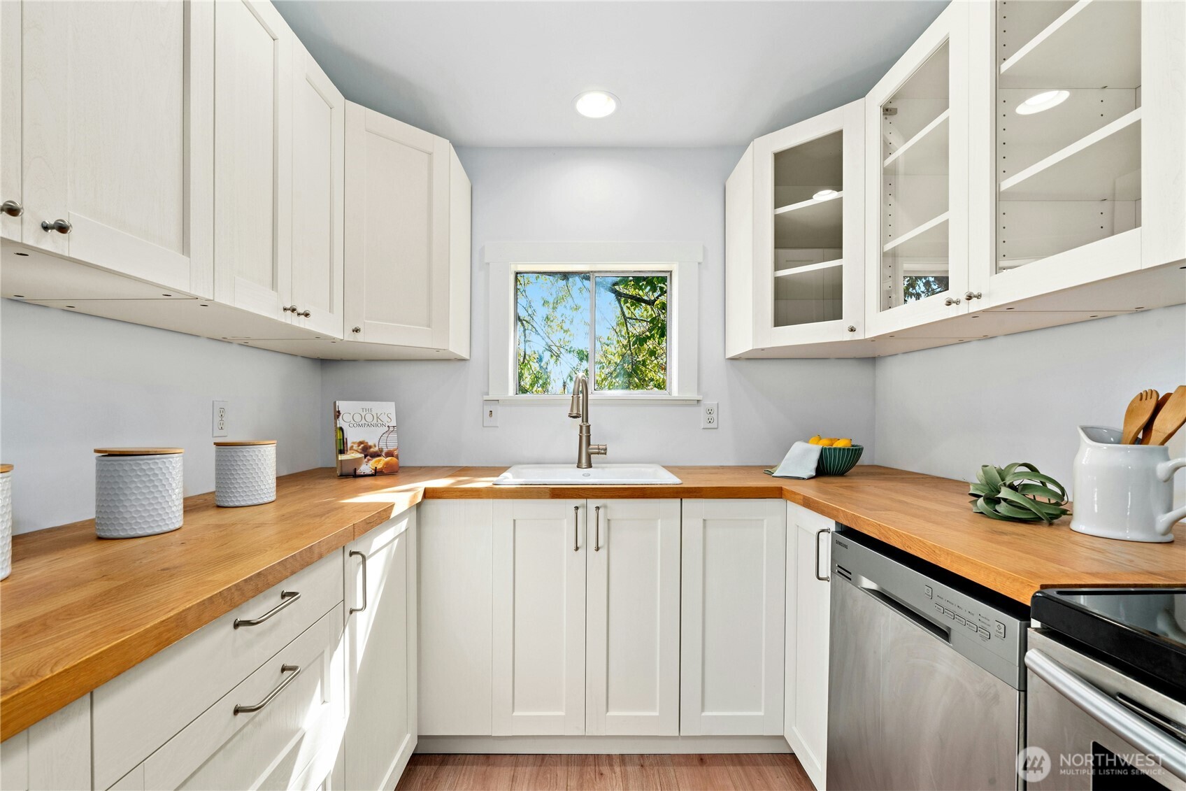 733 North 97th Street Seattle, WA 98103 - Photo 14 of 40 Gallery Image 14