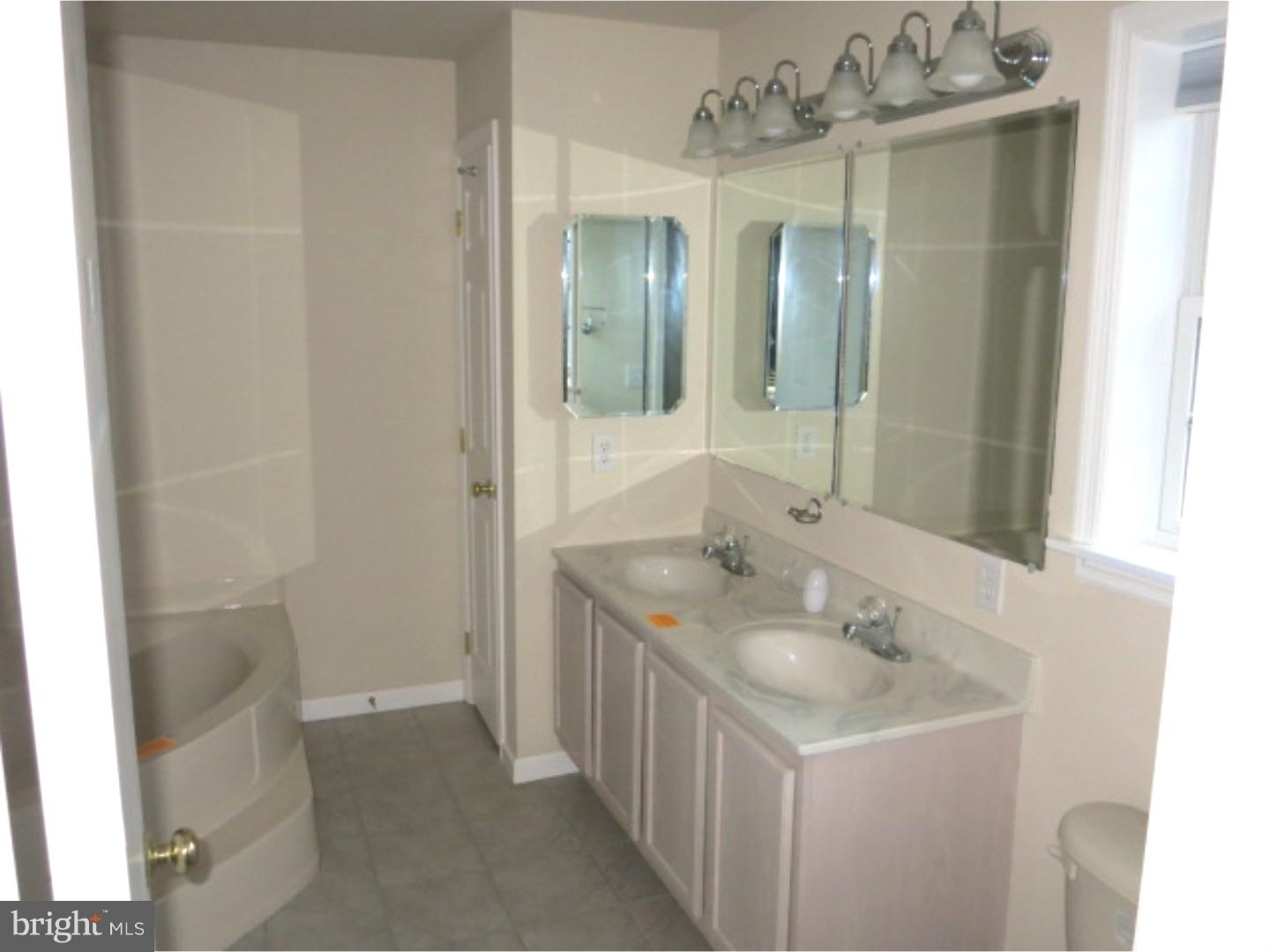 19 Birch Road Pennsville, NJ 08070 - Photo 12 of 19 Master Bathroom