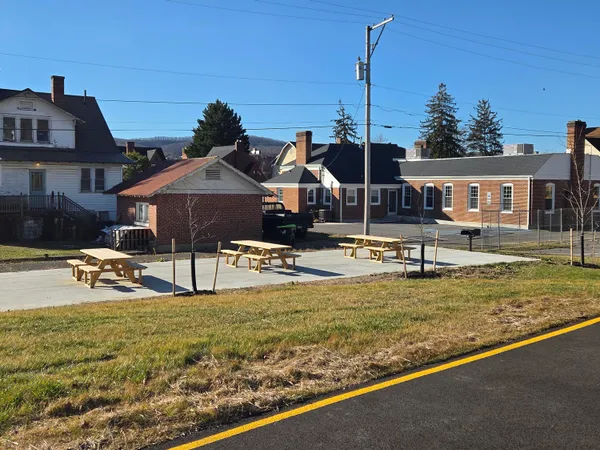 $219,500 | 431 North Washington Avenue, Pulaski, VA 24301