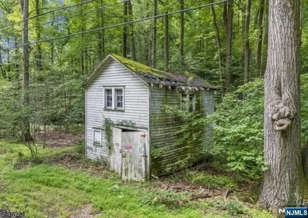 $99,999 | Sweet Hollow Road, Milford, NJ 08848