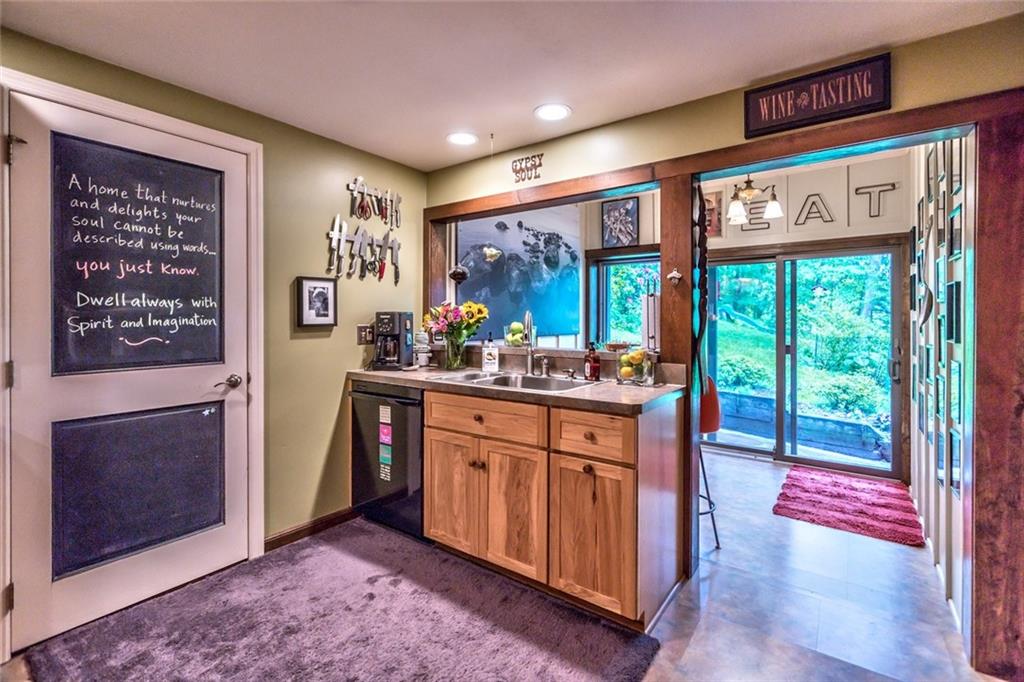 3934 Gibsonia Road Gibsonia, PA 15044 - Photo 6 of 25 Gallery Image 6