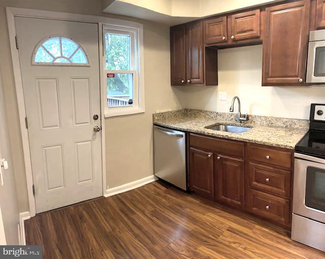 2132 Pitney Road Baltimore, MD 21234 - Photo 4 of 29 Kitchen