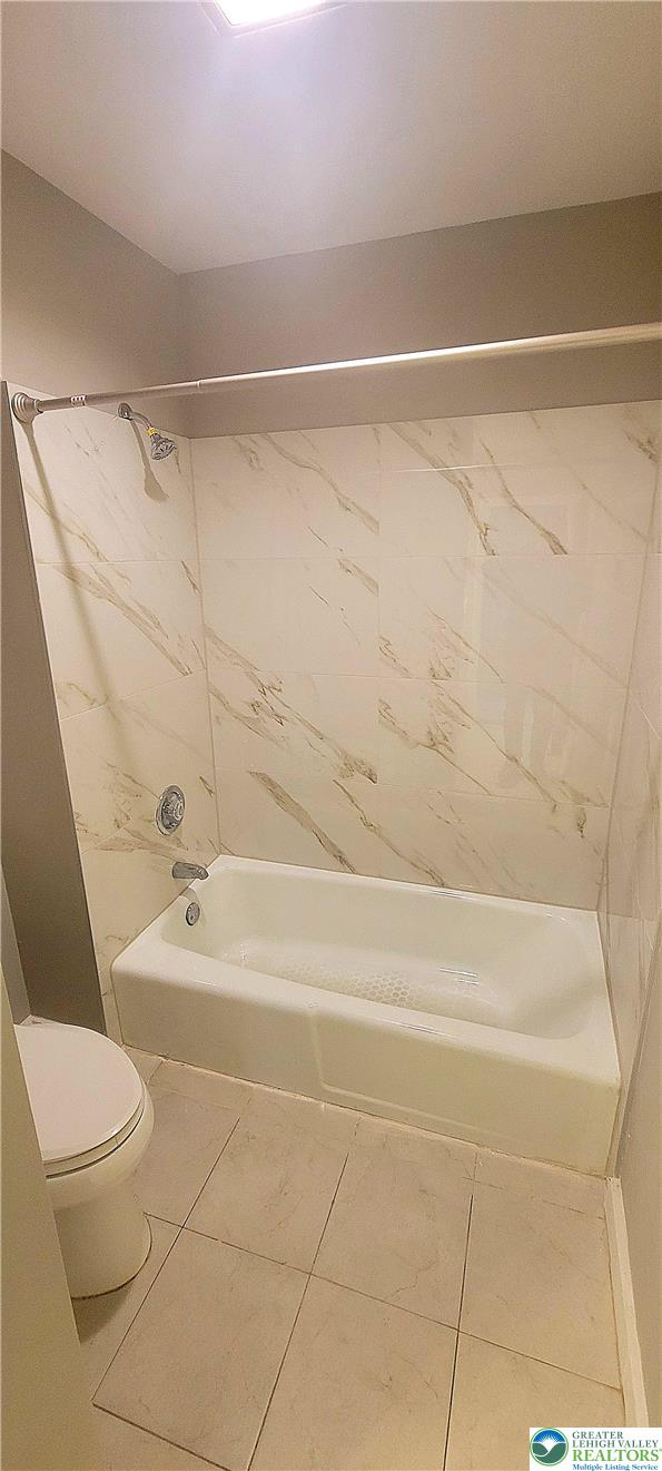 419 Spring Street Bethlehem, PA 18018 - Photo 12 of 19 Full bathroom