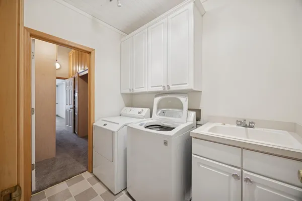 $449,000 | 519 Holly Lane North, Oakdale, MN 55128