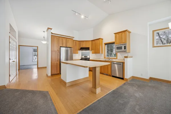 $449,000 | 519 Holly Lane North, Oakdale, MN 55128