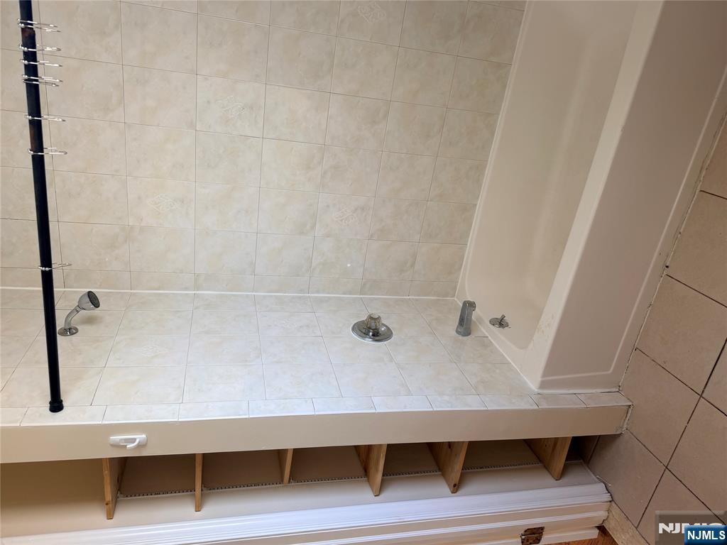 470 Bergen Boulevard, Unit 2 Ridgefield, NJ 07657 - Photo 11 of 12