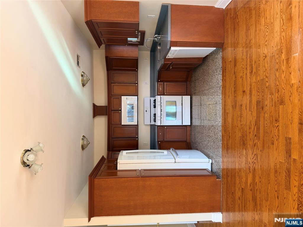 470 Bergen Boulevard, Unit 2 Ridgefield, NJ 07657 - Photo 7 of 12