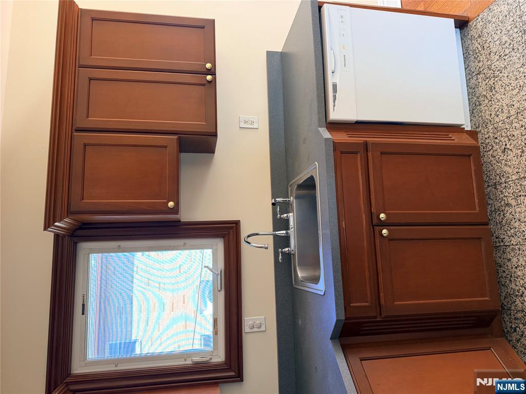 470 Bergen Boulevard, Unit 2 Ridgefield, NJ 07657 - Photo 8 of 12