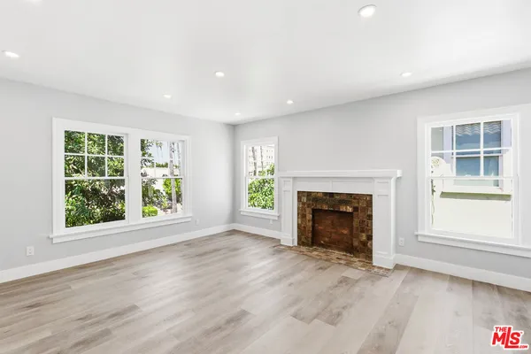 $3,695 | 224 1/2 North New Hampshire Avenue, Los Angeles, CA 90004