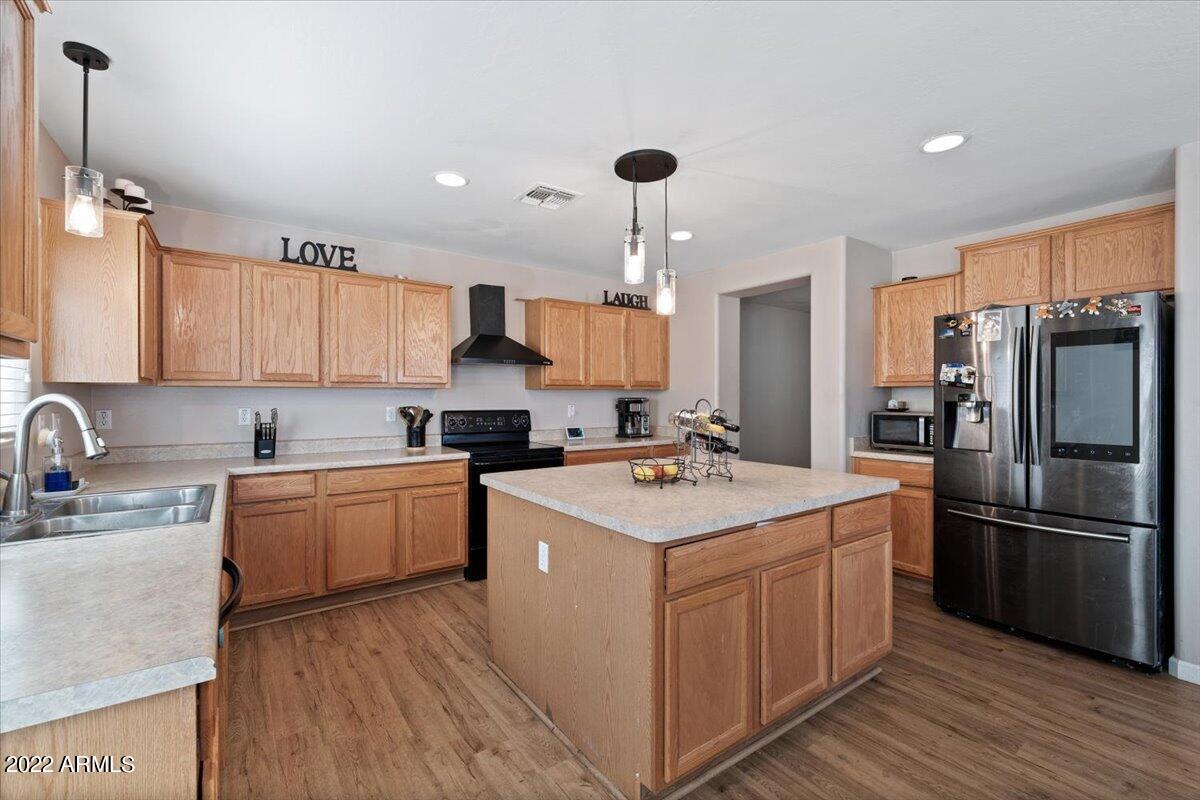 944 West Elizabeth Way Coolidge, AZ 85128 - Photo 16 of 38 Kitchen