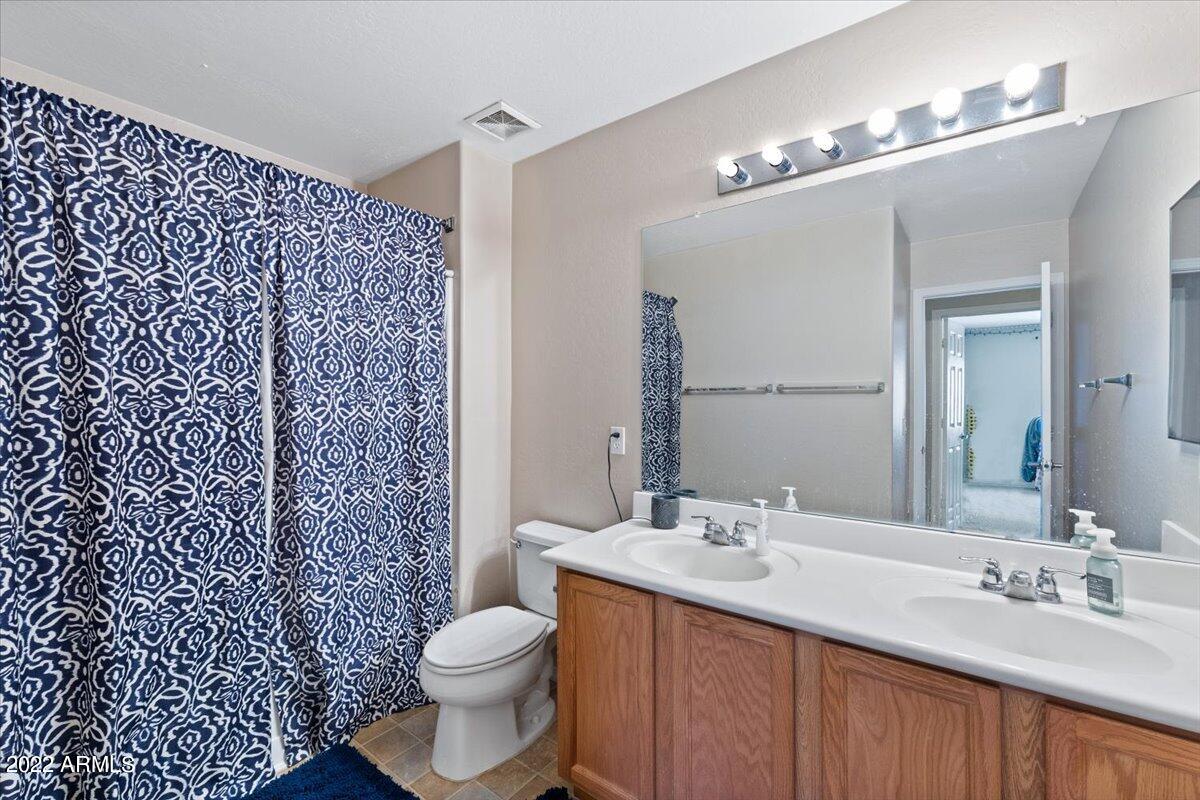 944 West Elizabeth Way Coolidge, AZ 85128 - Photo 30 of 38 Bathroom Upstairs