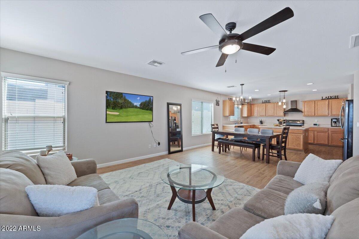 944 West Elizabeth Way Coolidge, AZ 85128 - Photo 5 of 38 Great Room