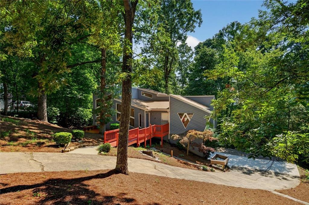 1981 Kinridge Road Marietta, GA 30062 - Photo 3 of 51 Gallery Image 3