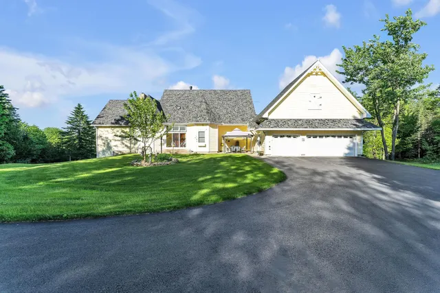 $1,995,000 | 4647 Lake Road, Newport Town, VT 05857