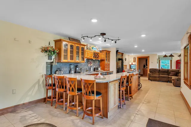 $1,995,000 | 4647 Lake Road, Newport Town, VT 05857