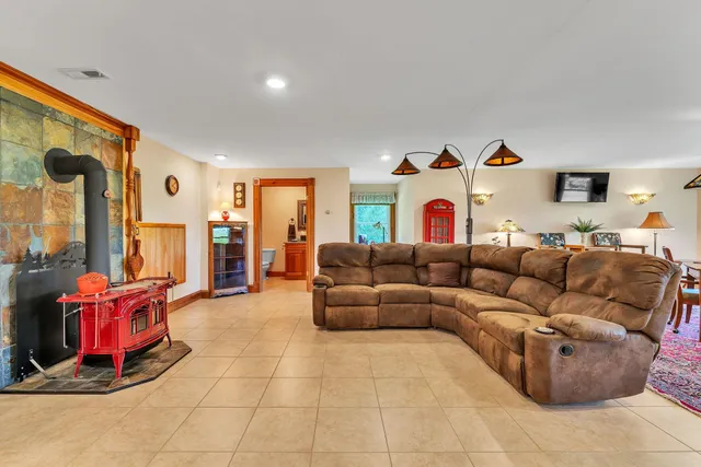 $1,995,000 | 4647 Lake Road, Newport Town, VT 05857