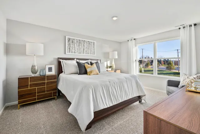 $384,990 | 6912 Willow Drive, Wonder Lake, IL 60097