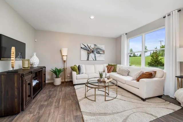 $384,990 | 6912 Willow Drive, Wonder Lake, IL 60097