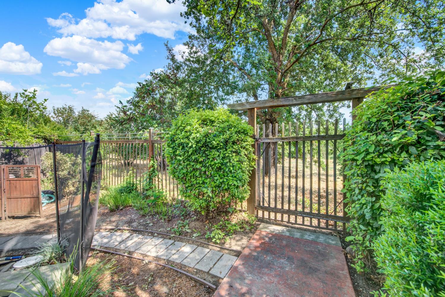 312 Creekside Way Winters, CA 95694 - Photo 35 of 42 Easement access