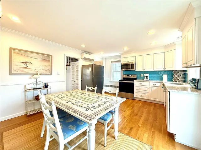 $3,300 | 5 Byrnes Street, Newport, RI 02840