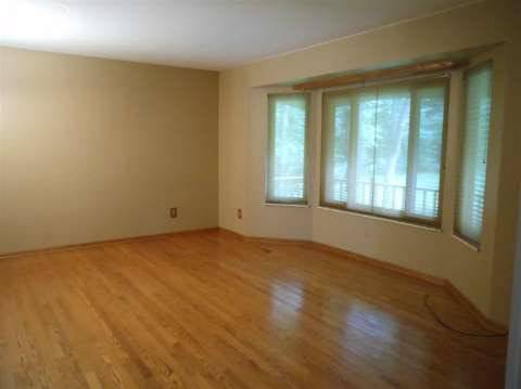 3390 Perryville Road Ortonville, MI 48462 - Photo 4 of 25 20416001-3.JPG