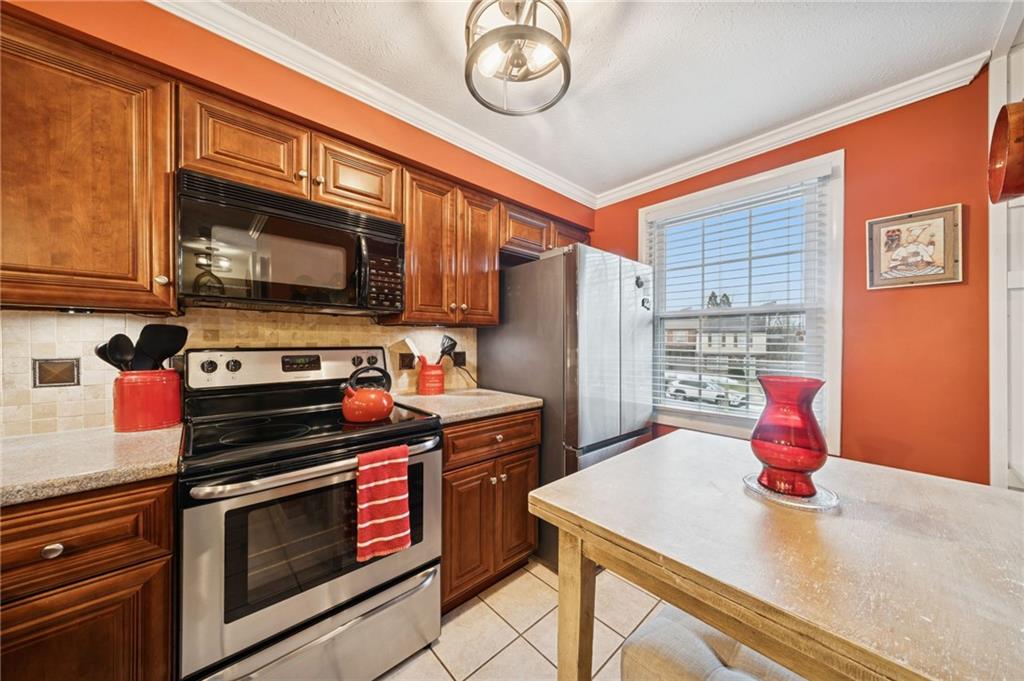 312 Shady Ridge Drive Monroeville, PA 15146 - Photo 8 of 42 Gallery Image 8