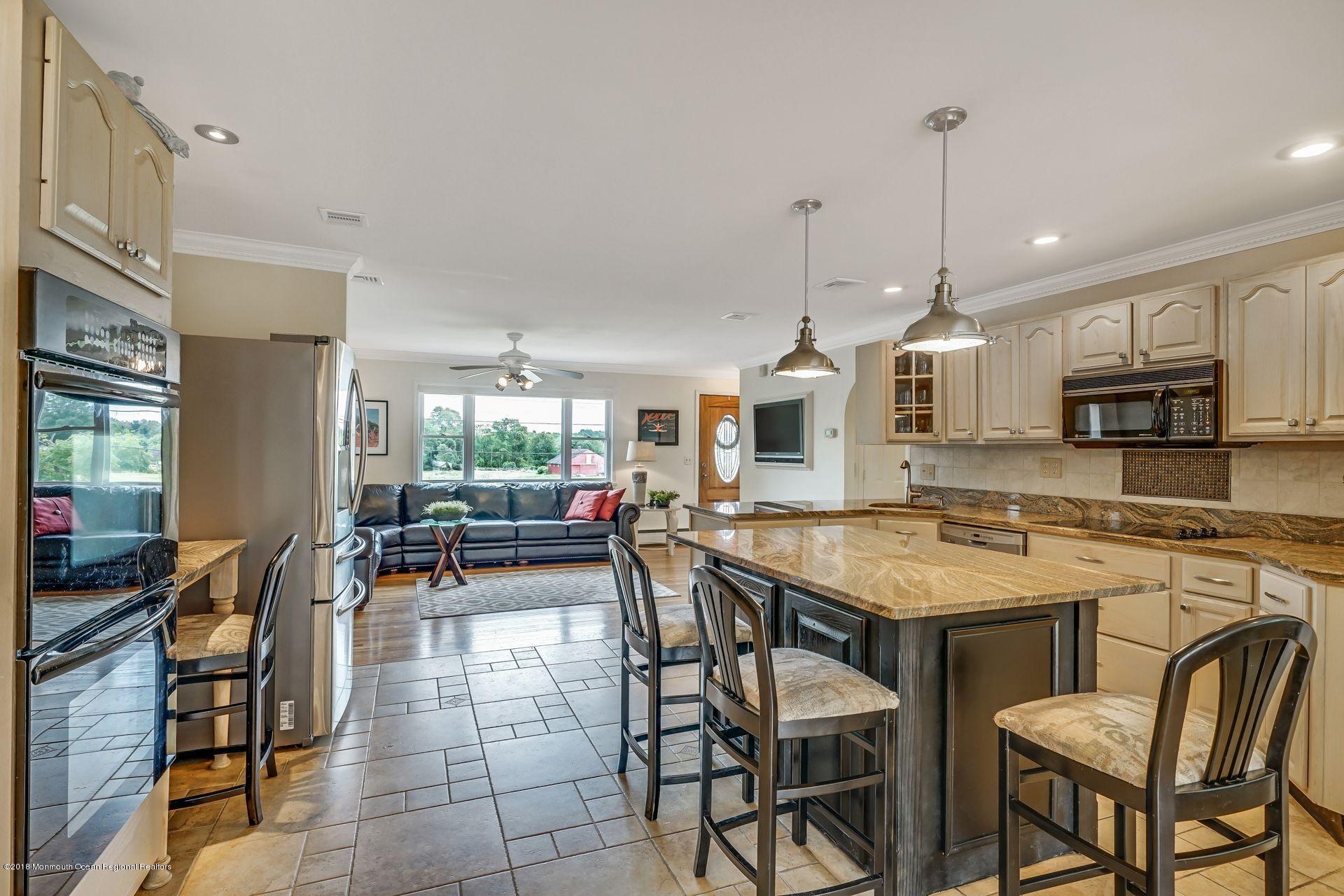 22 Moore Road Marlboro, NJ 07746 - Photo 11 of 47 22