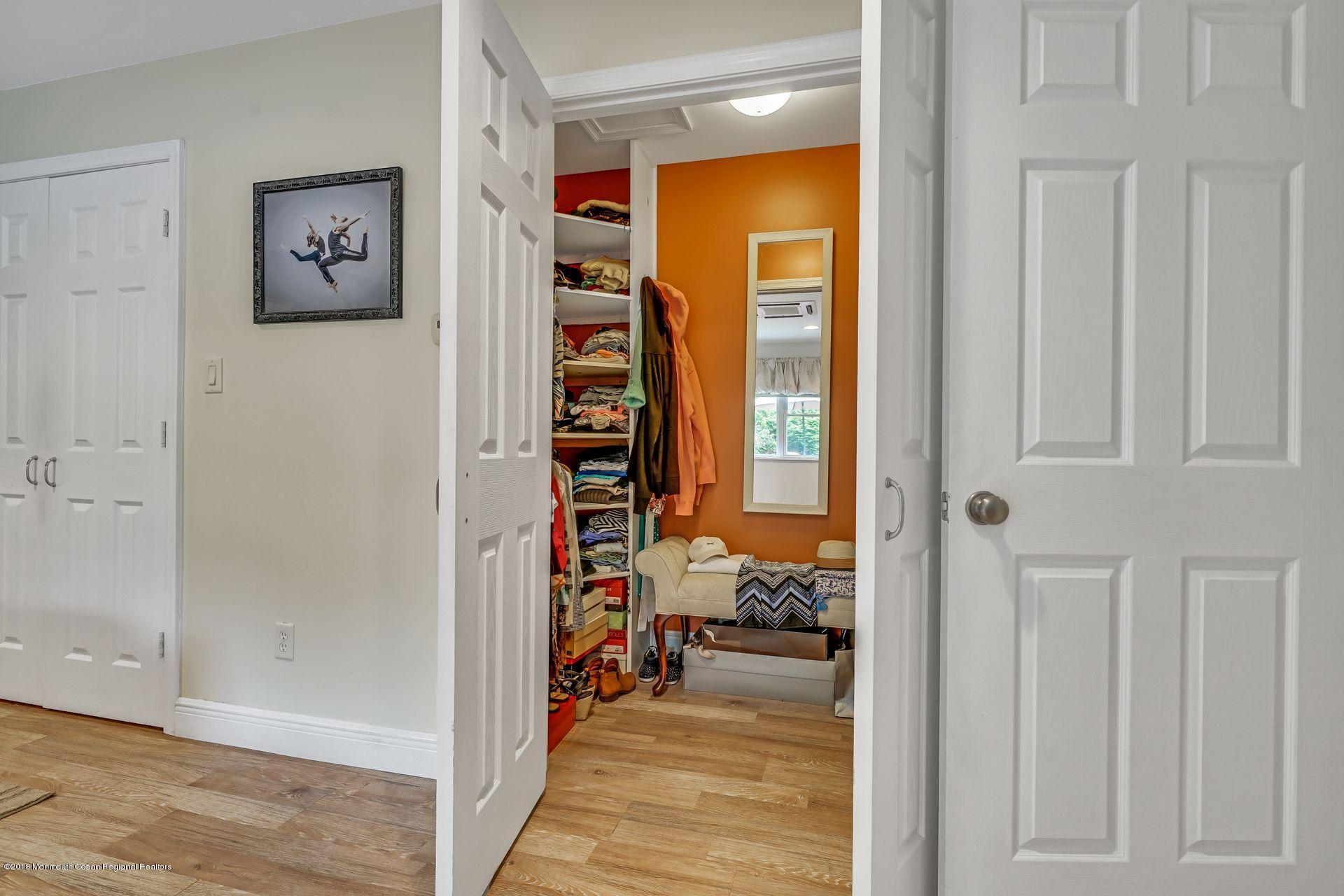 22 Moore Road Marlboro, NJ 07746 - Photo 27 of 47 36
