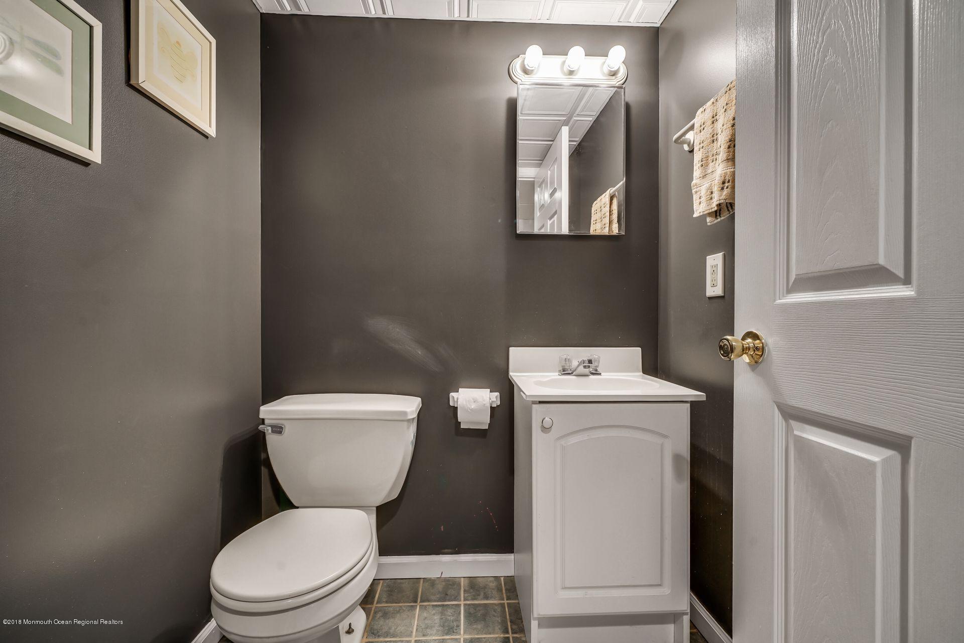 22 Moore Road Marlboro, NJ 07746 - Photo 30 of 47 39