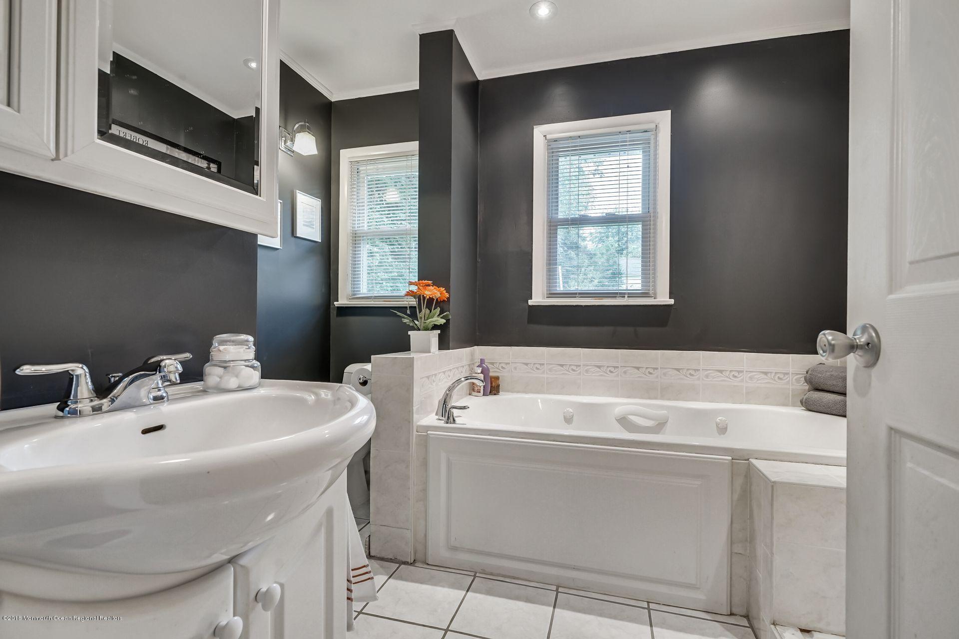 22 Moore Road Marlboro, NJ 07746 - Photo 32 of 47 41