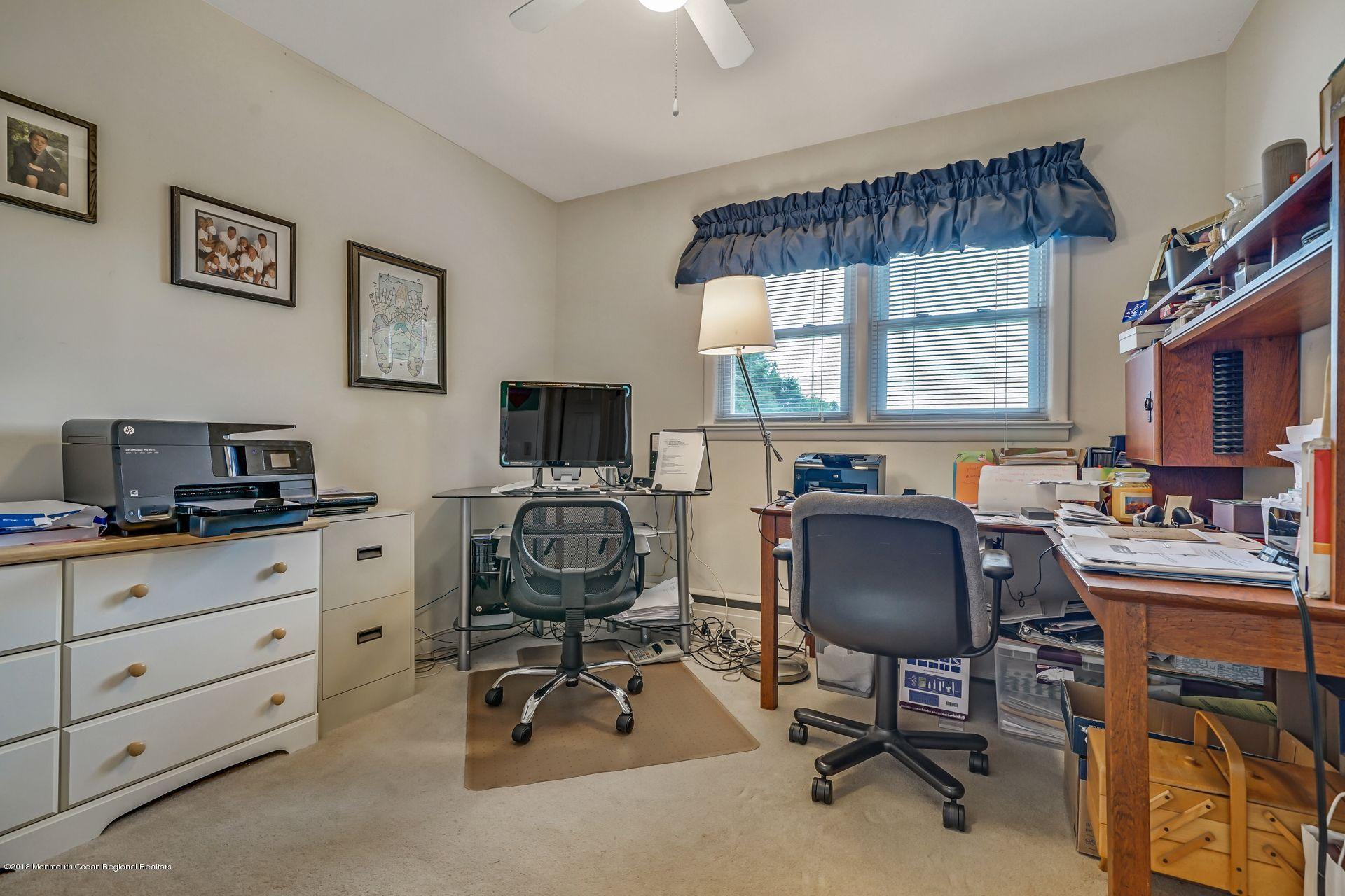 22 Moore Road Marlboro, NJ 07746 - Photo 37 of 47 46