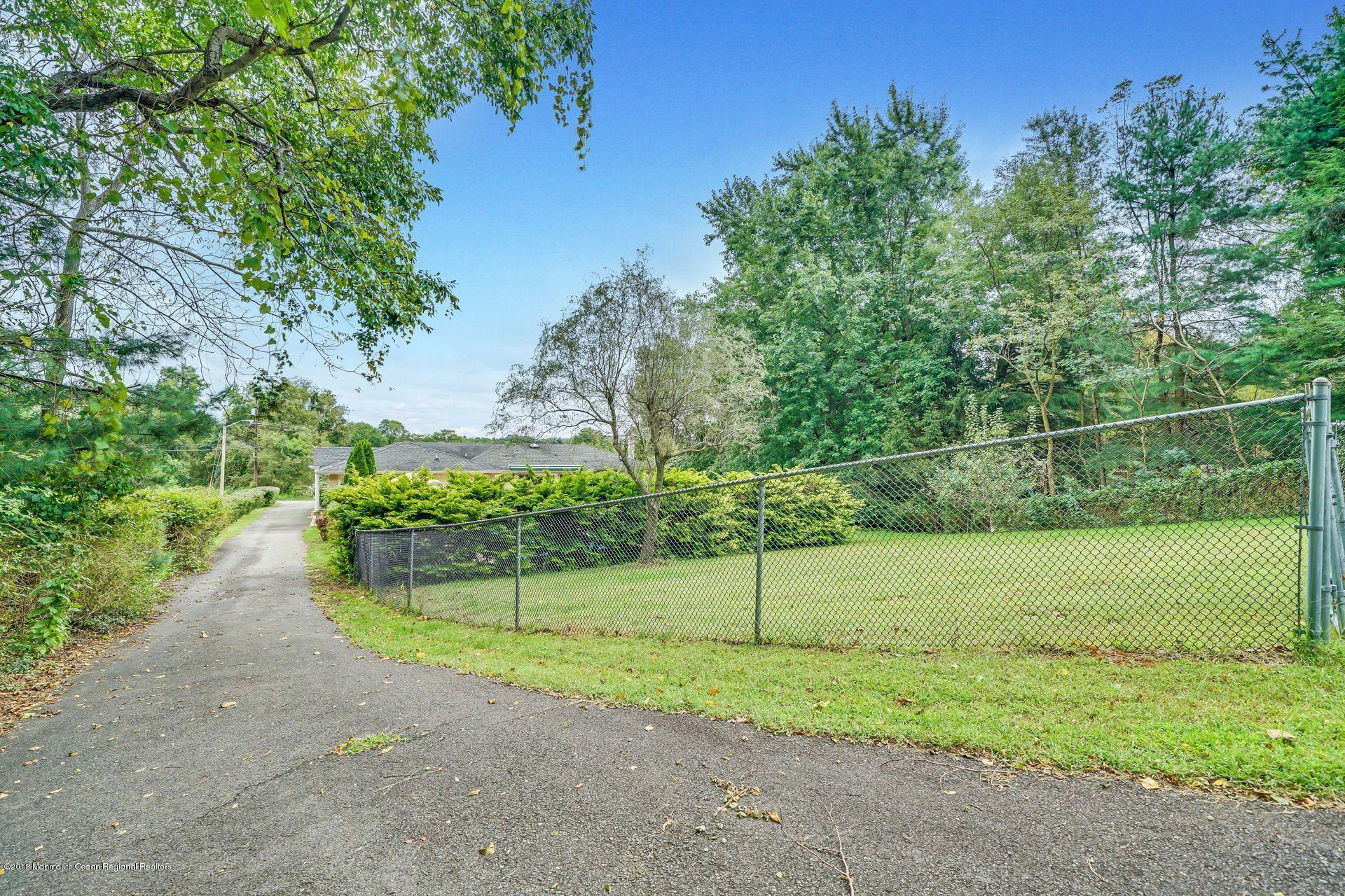 22 Moore Road Marlboro, NJ 07746 - Photo 41 of 47 50
