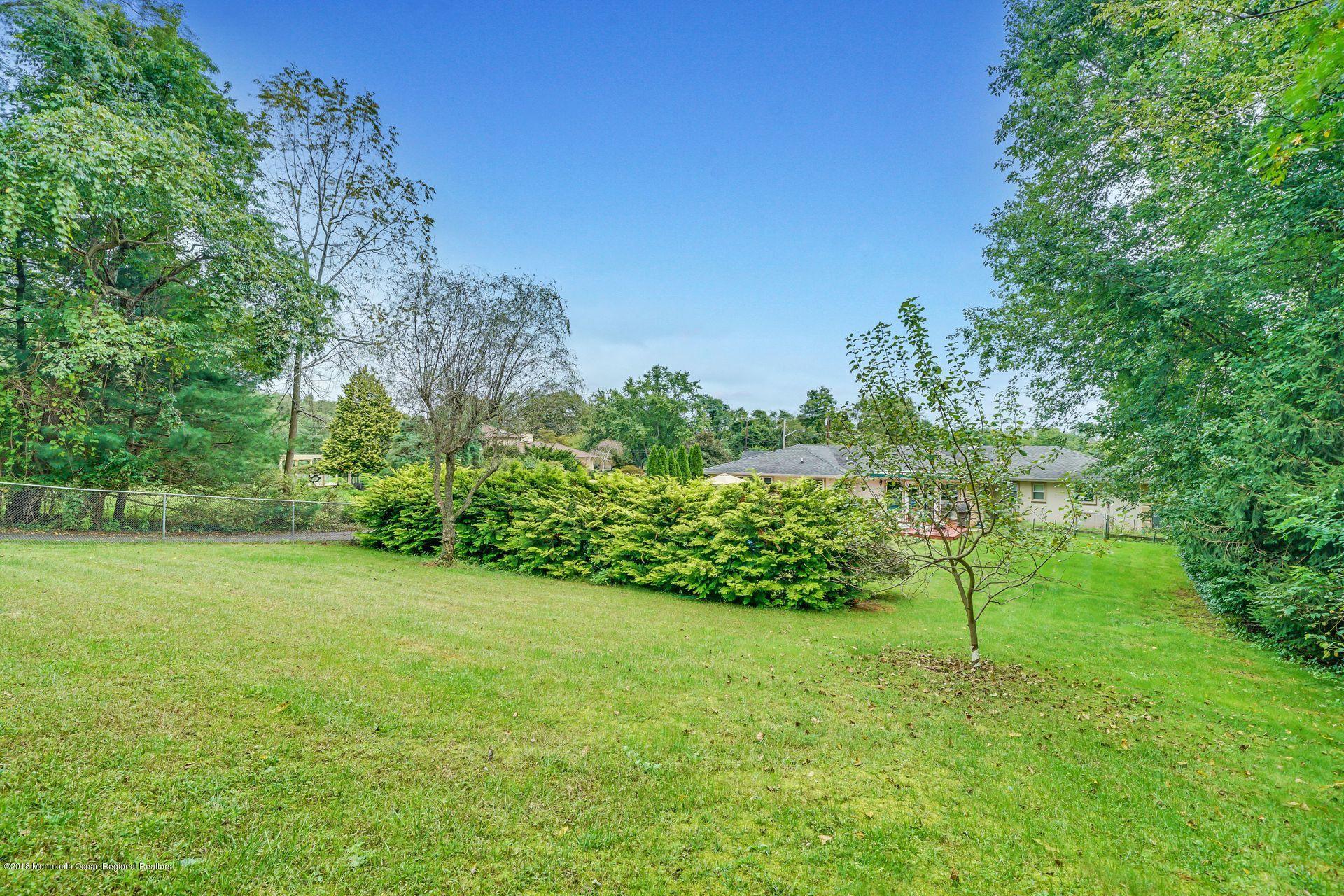 22 Moore Road Marlboro, NJ 07746 - Photo 42 of 47 51