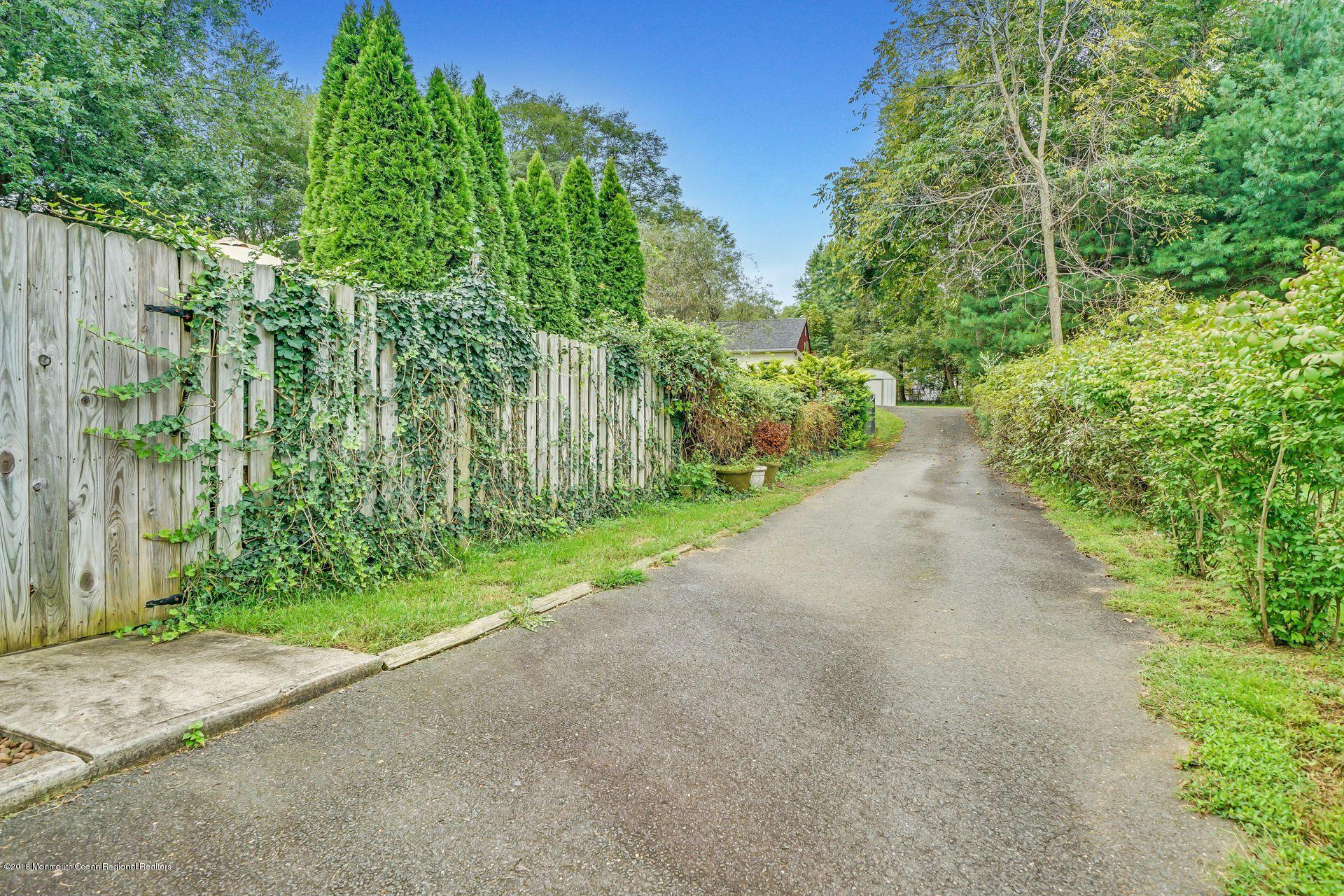 22 Moore Road Marlboro, NJ 07746 - Photo 45 of 47 55