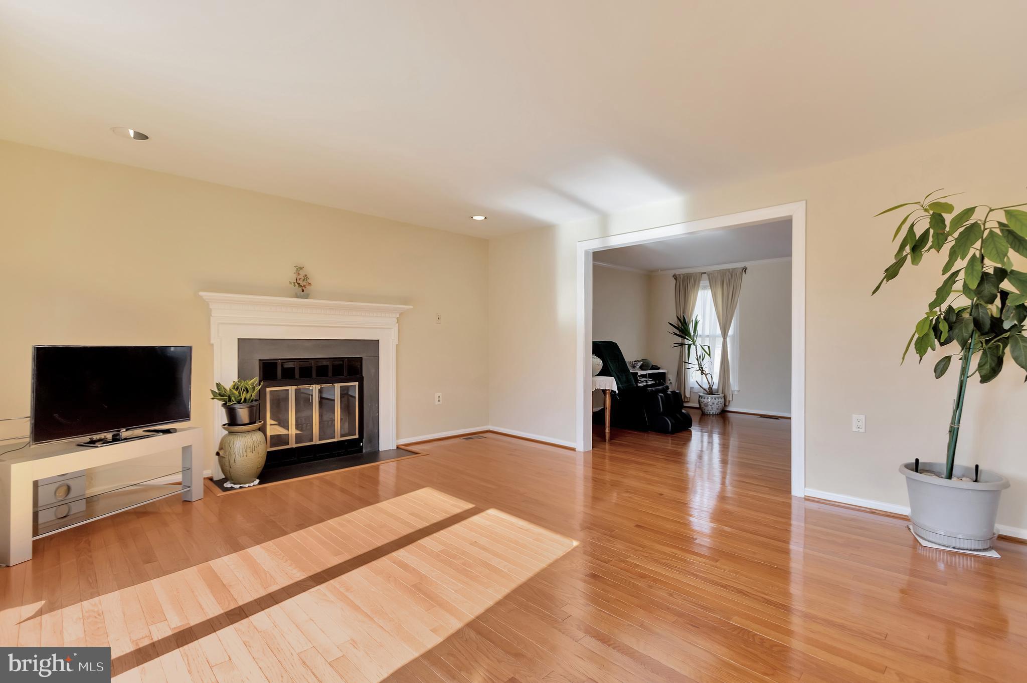 2228 Deckman Lane Silver Spring, MD 20906 - Photo 14 of 39 Family room