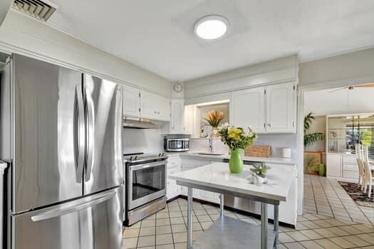 640 N Road Boynton Beach, FL 33435 - Photo 10 of 43 Kitchen