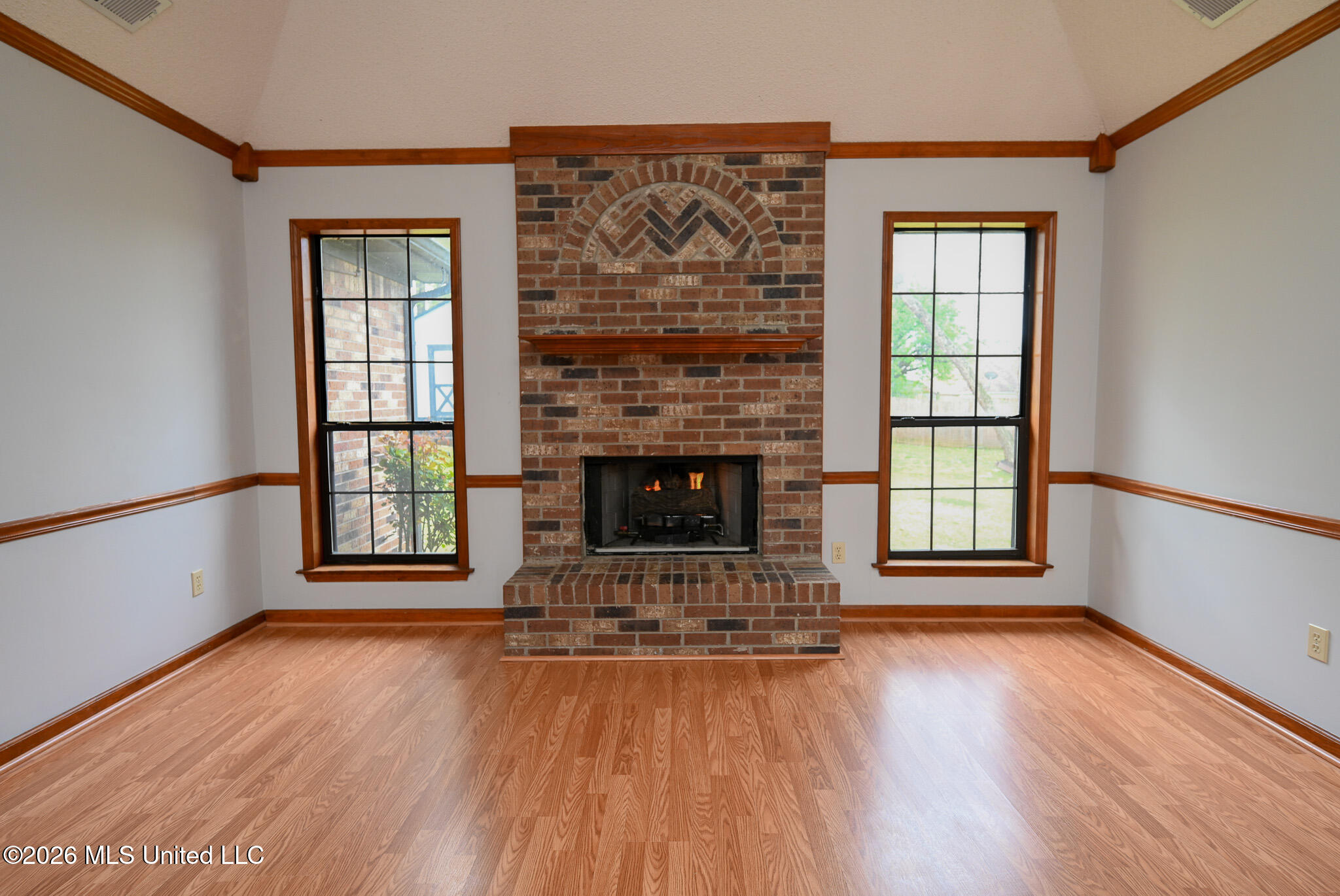 7103 Larkfield Road Olive Branch, MS 38654 - Photo 11 of 47 Living Room