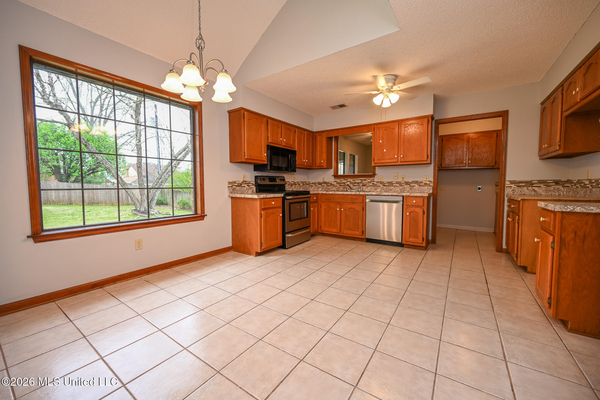 7103 Larkfield Road Olive Branch, MS 38654 - Photo 13 of 47 Kitchen